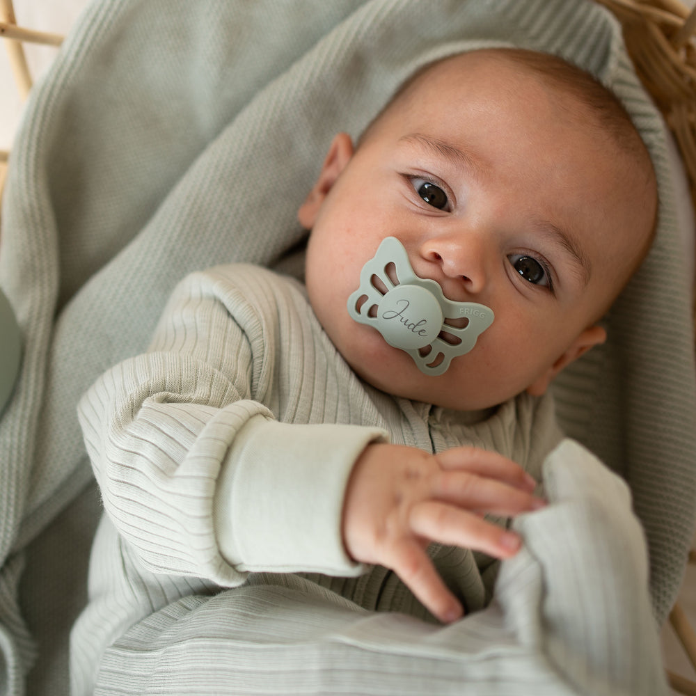 JBØRN x FRIGG Frigg Baby Pacifiers Set & Holders Set - Personalisable Baby Products Sold and Personalised by JustBørn