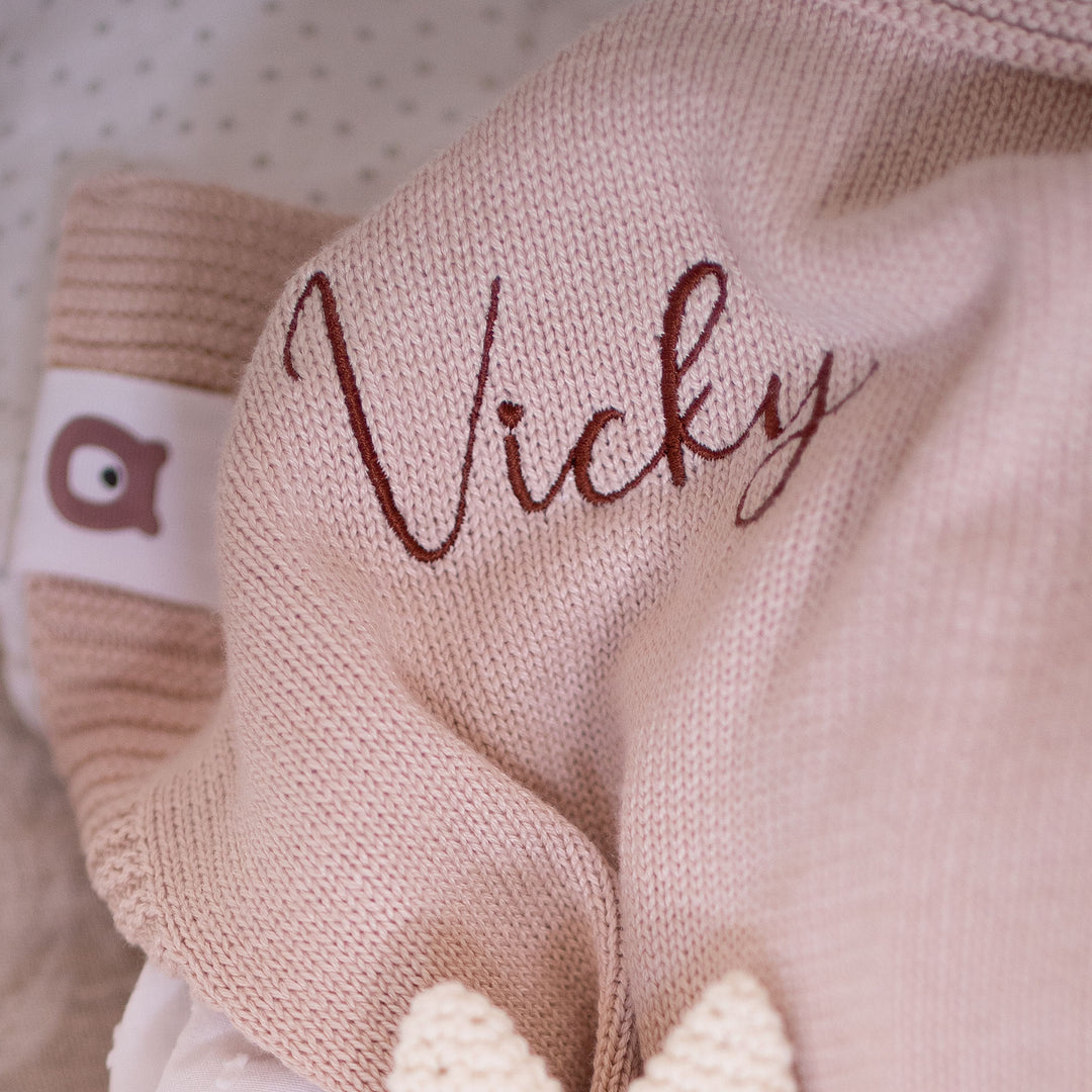 JBØRN Knitted Blanket - Personalisable Baby Products Sold and Personalised by JustBørn