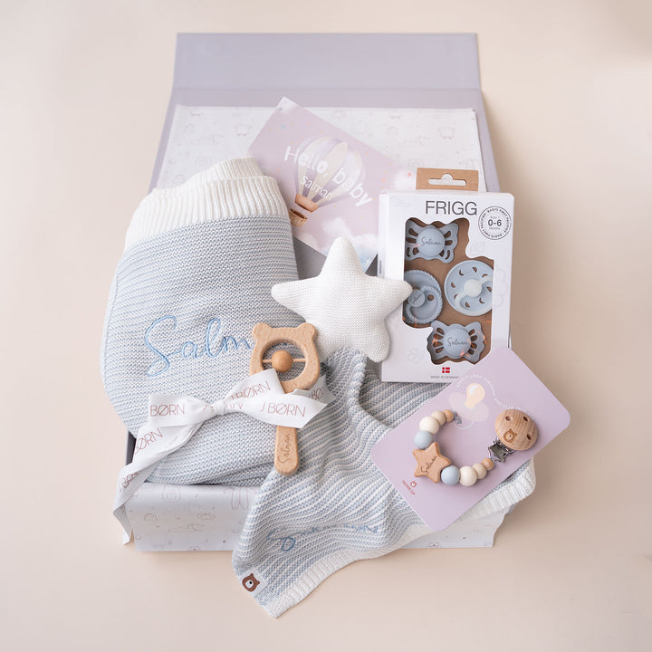 JBØRN Newborn Baby Gift Set | Knitted Blanket, Comforter & FRIGG Pacifiers - Personalisable Baby Products Sold and Personalised by JustBørn