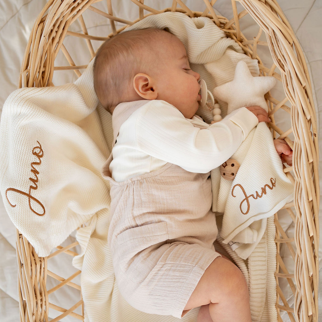 JBØRN Newborn Baby Gift Set | Knitted Blanket, Comforter & FRIGG Pacifiers - Personalisable Baby Products Sold and Personalised by JustBørn