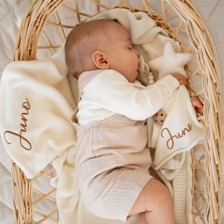 JBØRN Newborn Baby Gift Set | Knitted Blanket, Comforter & FRIGG Pacifiers - Personalisable Baby Products Sold and Personalised by JustBørn