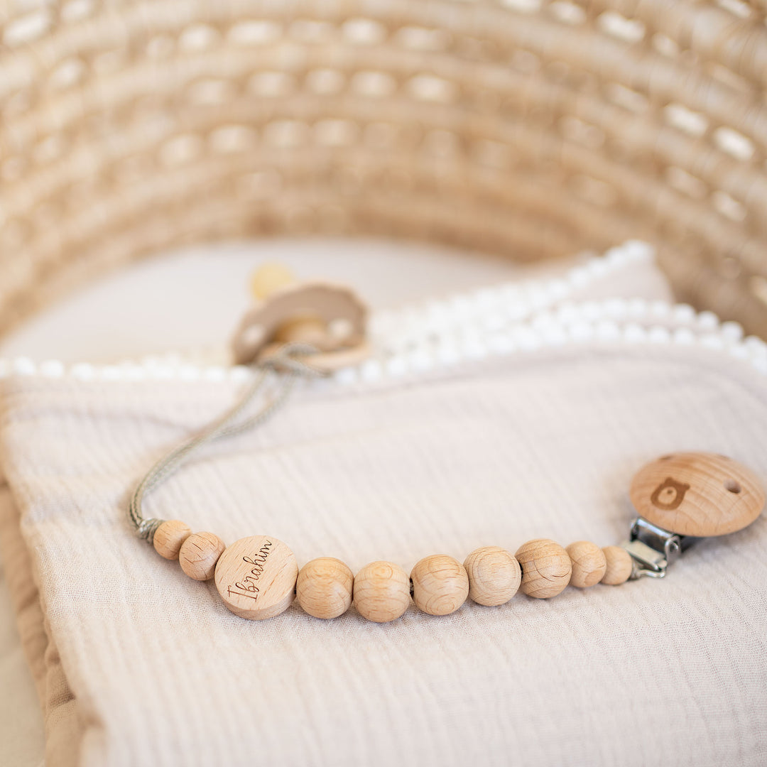 JBØRN Wooden Pacifier Clip - Personalisable Baby Products Sold and Personalised by JustBørn