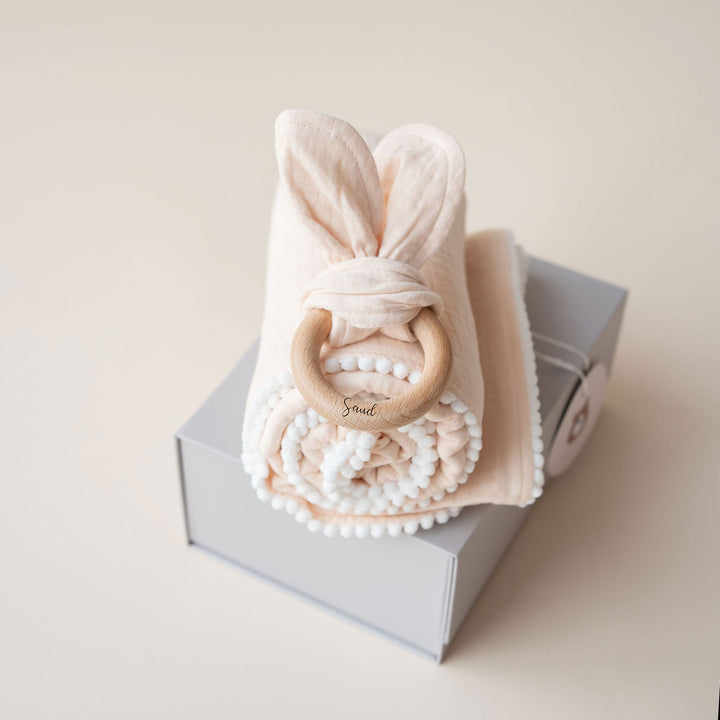 JBØRN Muslin Blanket & Wooden Teether Set | Organic Cotton Baby Swaddle - Personalisable Baby Products Sold and Personalised by JustBørn