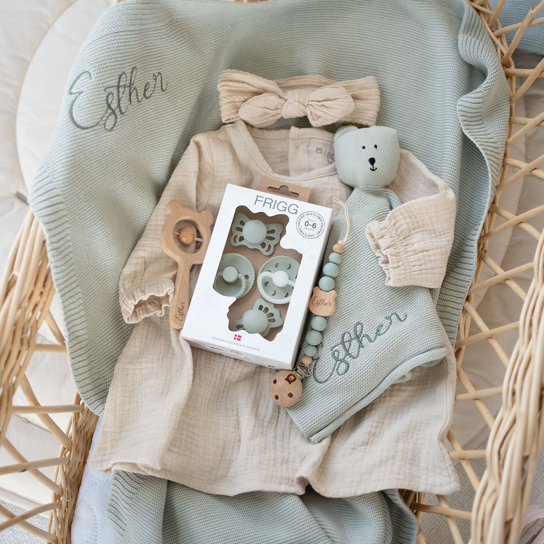 JBØRN Knitted Blanket & Comforter Gift Set - Personalisable Baby Products Sold and Personalised by JustBørn