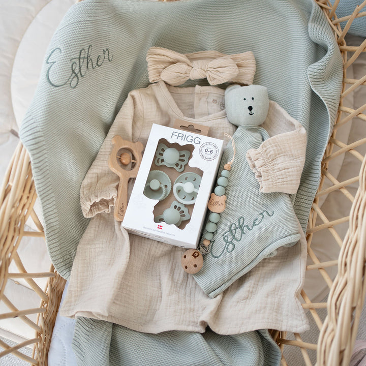 JBØRN Knitted Blanket & Comforter Gift Set - Personalisable Baby Products Sold and Personalised by JustBørn
