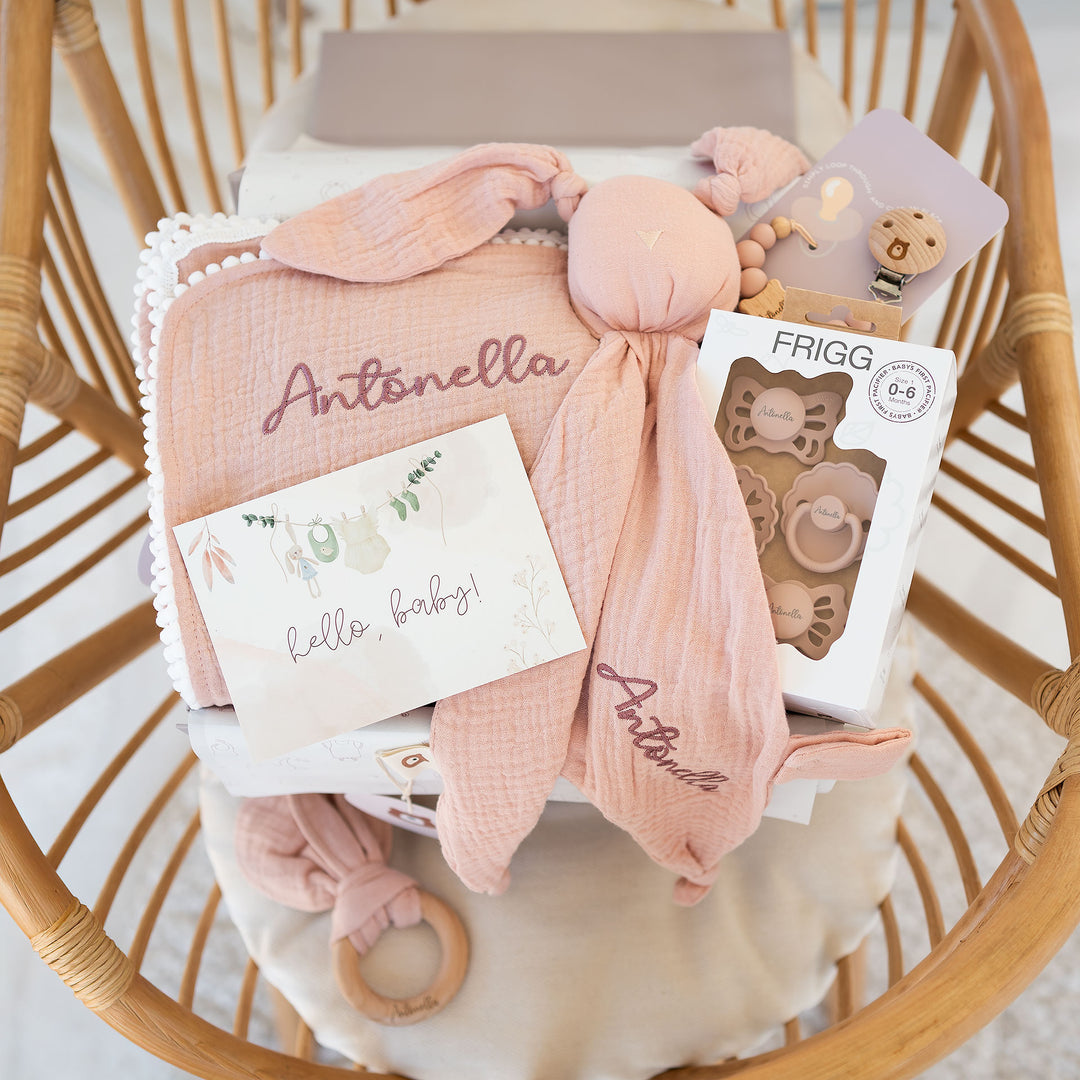 JBØRN Muslin Blanket & Wooden Teether Set | Organic Cotton Baby Swaddle - Personalisable Baby Products Sold and Personalised by JustBørn