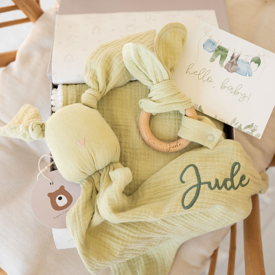 JBØRN Muslin Blanket, Comforter & Teether Set | Organic Cotton Baby Swaddle - Personalisable Baby Products Sold and Personalised by JustBørn