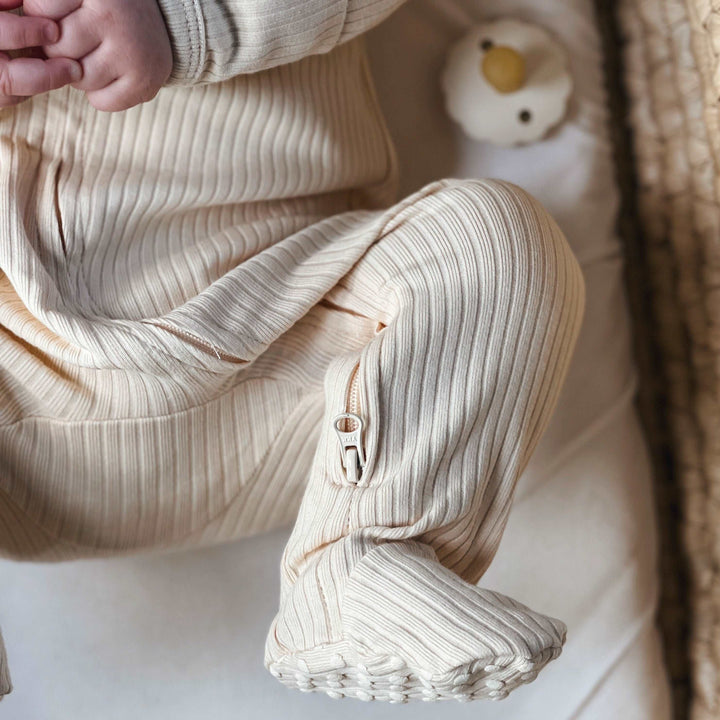 JBØRN Gift Set 0-3 Months | First Pacifiers, Organic Cotton Towel, Sleep Suit & Skin Care Set - Personalisable Baby Products Sold and Personalised by JustBørn