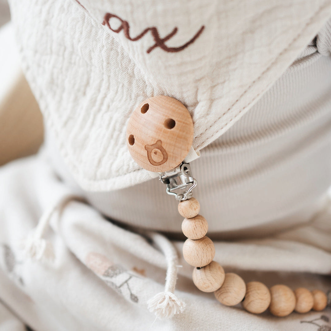 JBØRN Wooden Pacifier Clip - Personalisable Baby Products Sold and Personalised by JustBørn