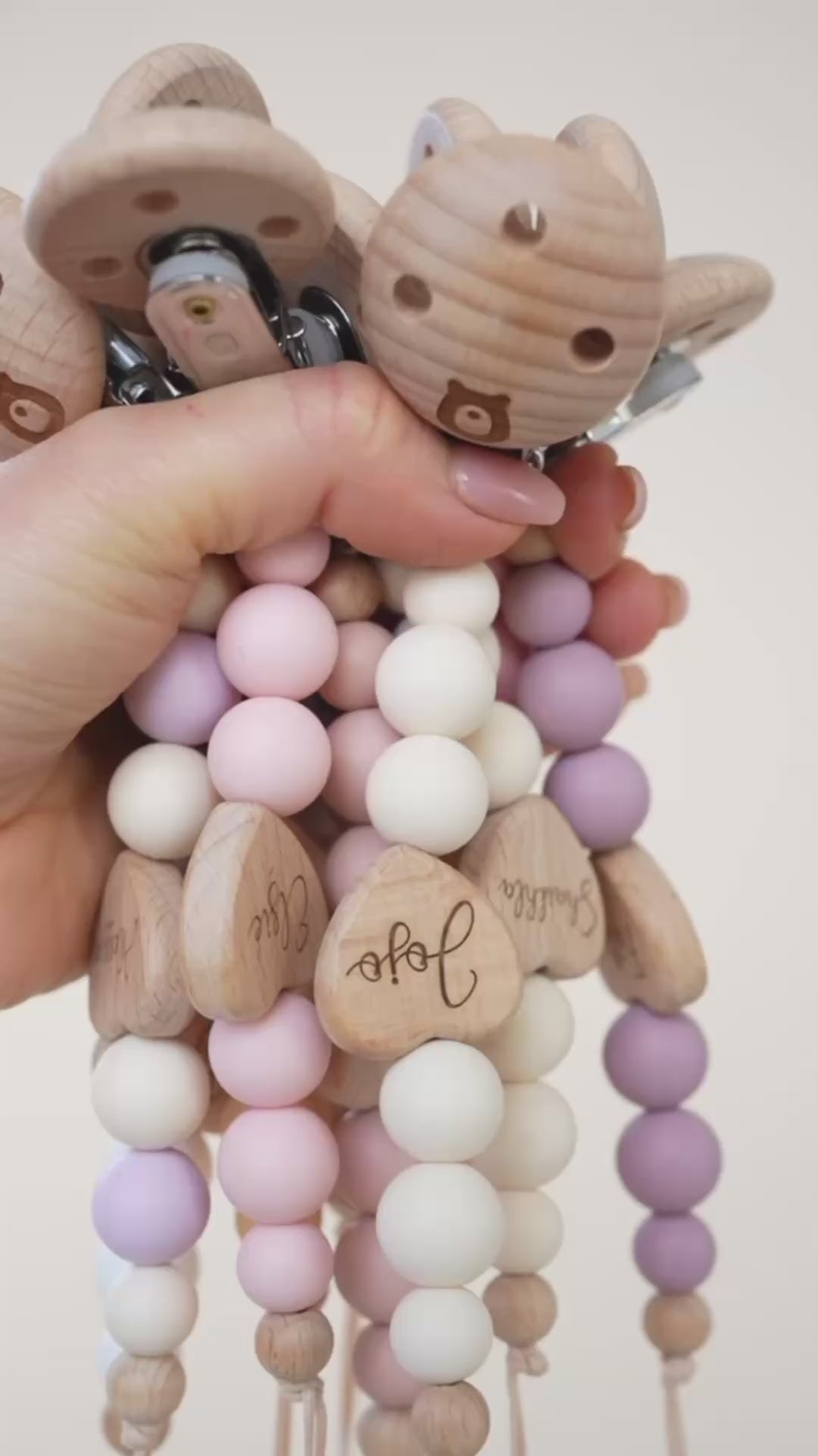 JBØRN Love Heart Pacifier Clip