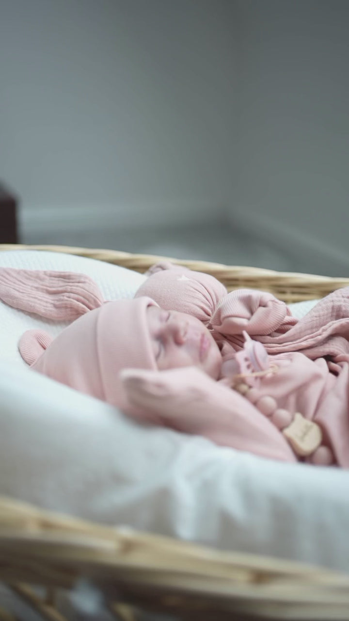 JBØRN Organic Cotton Sleeping Gown & Comforter Gift Set | 0-6 Months